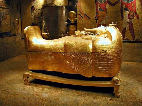 Phát hiện “cánh cửa chết” trong mộ Pharaoh đưa linh hồn sang thế giới khác - Hình 6 Phat hien “canh cua chet” trong mo Pharaoh dua linh hon sang the gioi khac-Hinh-6