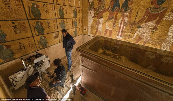 Phát hiện “cánh cửa chết” trong mộ Pharaoh đưa linh hồn sang thế giới khác - Hình 8 Phat hien “canh cua chet” trong mo Pharaoh dua linh hon sang the gioi khac-Hinh-8