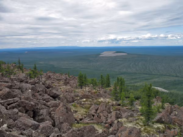 Nhieu hien tuong ky bi tai vung dat “chet” den chuyen gia cung bo tay-Hinh-7