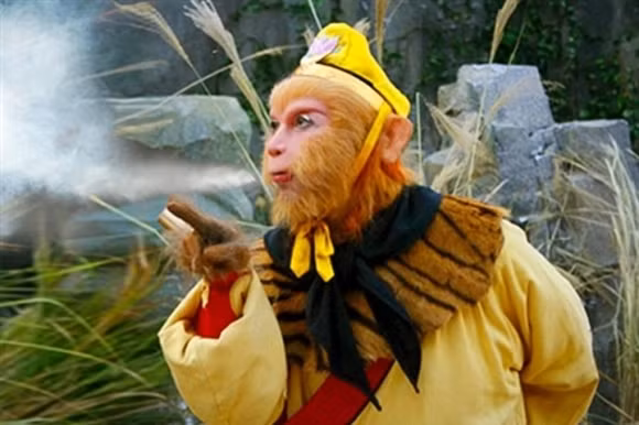 Nhưng kỳ thực Tôn Ngộ Không lại yếu nhất trong nhóm Tứ Hầu, vì cơ duyên may mắn được bái làm đồ đệ của Bồ Đề Tổ Sư nên học được 72 phép biến hóa, ngẫu nhiên luyện được thân thể Kim cang bất hoại nhờ ăn trộm quá nhiều tiên đan của Lão Quân.