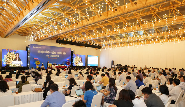 Chủ tịch Sacombank Dương Công Minh: 'HĐQT bị trên đe dưới búa, 2023 sẽ chia cổ tức'' - Hình 2 Chu tich Sacombank Duong Cong Minh: 'HDQT bi tren de duoi bua, 2023 se chia co tuc''-Hinh-2