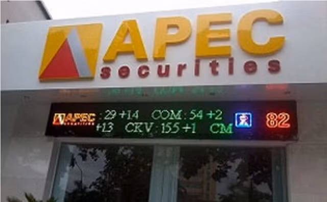 Soi tai chinh cua APS, API va IDJ vua bi khoi to thao tung chung khoan