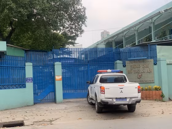 Giang chuc Giam doc Trung tam ho tro xa hoi TP HCM vi nhieu be gai bi dam o-Hinh-2