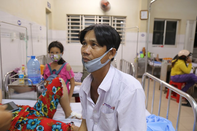 Vụ sập tường khiến 10 nạn nhân tử vong: Lời kể của người thoát chết trong gang tất - Hình 2 Vu sap tuong khien 10 nan nhan tu vong: Loi ke cua nguoi thoat chet trong gang tat-Hinh-2