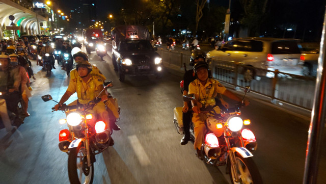 Đại tá Lê Hồng Nam phát động lễ xuất quân tấn công trấn áp tội phạm - Hình 6 Dai ta Le Hong Nam phat dong le xuat quan tan cong tran ap toi pham-Hinh-6