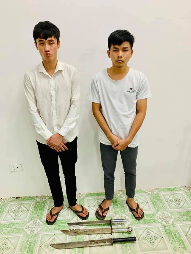 Hai thanh niên dùng dao truy sát đối thủ vì mâu thuẫn ăn nhậu ngày Tết Hai thanh nien dung dao truy sat doi thu vi mau thuan an nhau ngay Tet