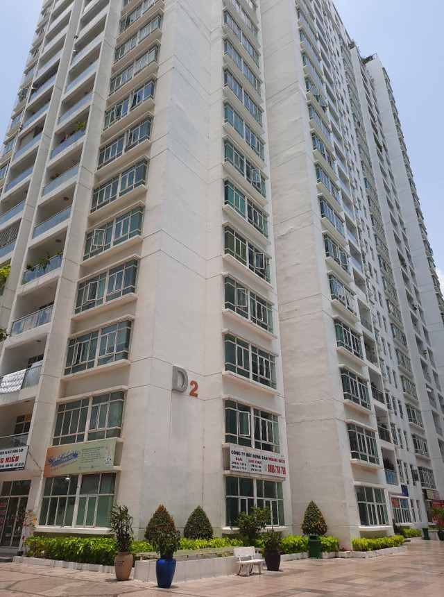 Vụ tiến sĩ Bùi Quang Tín rơi lầu tử vong: Trích xuất dữ liệu điện thoại của nạn nhân - Hình 3 Vu tien si Bui Quang Tin roi lau tu vong: Trich xuat du lieu dien thoai cua nan nhan-Hinh-3