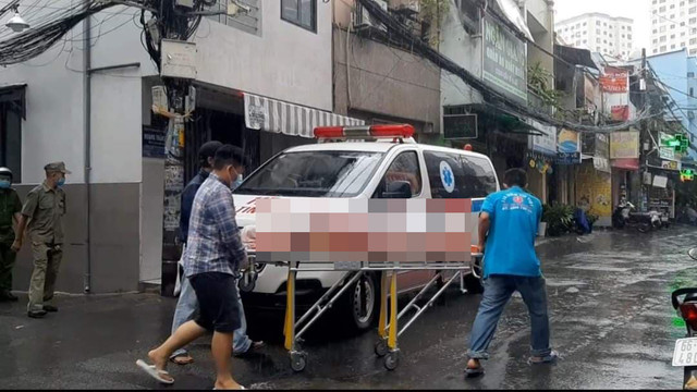 Cãi nhau với bạn trai, nữ sinh 20 tuổi treo cổ ở Sài Gòn Cai nhau voi ban trai, nu sinh 20 tuoi treo co o Sai Gon