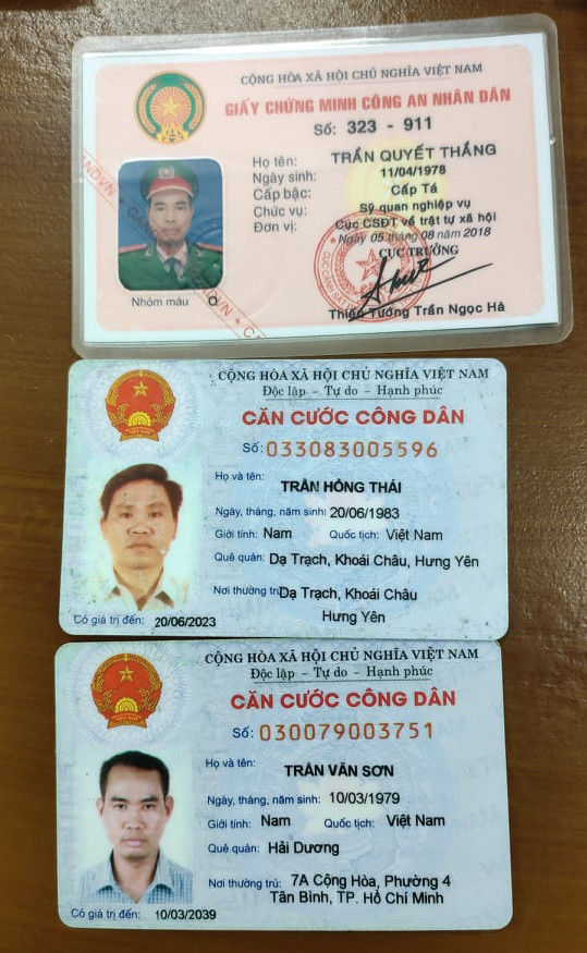 2 kẻ giả cán bộ Bộ Công an tới nhà người phụ nữ đọc lệnh bắt, khám xét - Hình 2 2 ke gia can bo Bo Cong an toi nha nguoi phu nu doc lenh bat, kham xet-Hinh-2