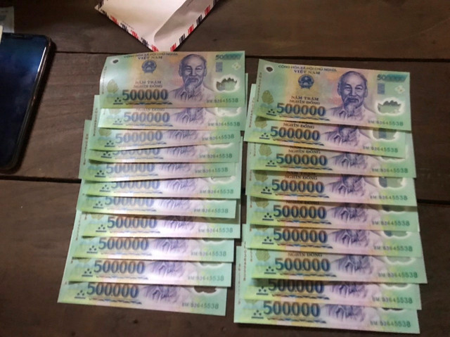 Nhóm thanh niên sản xuất tiền giả và tàng trữ ma tuý, thủ súng đạn - Hình 2 Nhom thanh nien san xuat tien gia va tang tru ma tuy, thu sung dan-Hinh-2