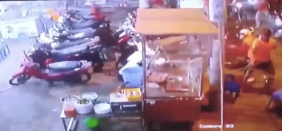 Tạm giữ 34 đối tượng trong vụ 200 giang hồ áo cam ở Sài Gòn - Hình 2 Tam giu 34 doi tuong trong vu 200 giang ho ao cam o Sai Gon-Hinh-2