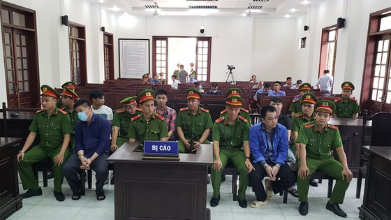 Giám đốc doanh nghiệp gọi điện giang hồ vay xe chở công an lãnh thêm 3 năm tù - Hình 4 Giam doc doanh nghiep goi dien giang ho vay xe cho cong an lanh them 3 nam tu-Hinh-4