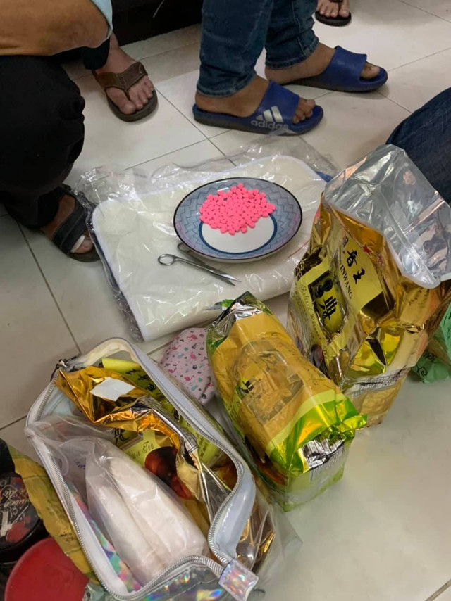 Bắt cặp vợ chồng hờ vận chuyển lượng lớn ma tuý từ Campuchia về Sài Gòn Bat cap vo chong ho van chuyen luong lon ma tuy tu Campuchia ve Sai Gon