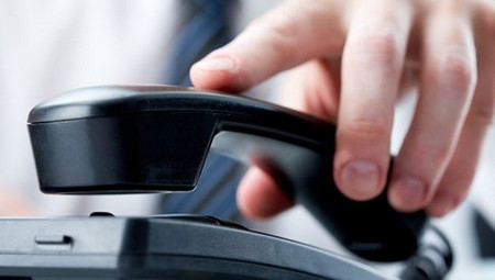 3 người ở Sài Gòn mất gần 10 tỷ đồng khi nghe cuộc điện thoại lạ 3 nguoi o Sai Gon mat gan 10 ty dong khi nghe cuoc dien thoai la