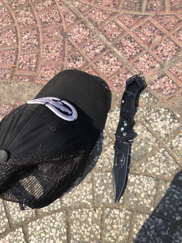 Thiếu niên 16 tuổi dùng dao tấn công vợ chồng du khách Pháp - Hình 2 Thieu nien 16 tuoi dung dao tan cong vo chong du khach Phap-Hinh-2