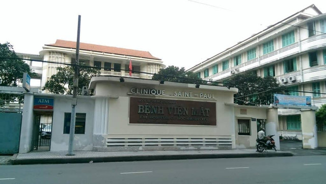 Bộ Công an khám xét nơi làm việc của giám đốc Bệnh viện mắt TP HCM Bo Cong an kham xet noi lam viec cua giam doc Benh vien mat TP HCM