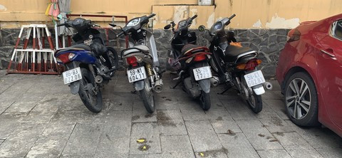 Băng chuyên dàn cảnh va chạm giao thông trộm cắp hơn 220 triệu đồng ở Sài Gòn - Hình 3 Bang chuyen dan canh va cham giao thong trom cap hon 220 trieu dong o Sai Gon-Hinh-3