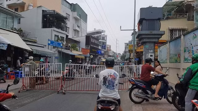 Chay nha trong hem o Sai Gon, nguoi phu nu tu vong