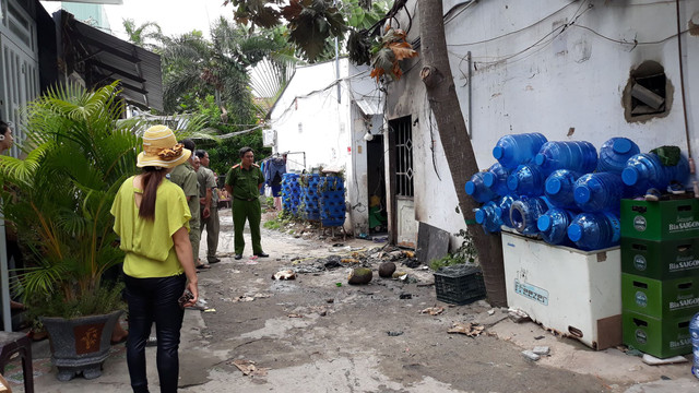 Nghi phạm phóng hoả đốt phòng trọ khiến 3 người tử vong ở Sài Gòn bị bắt - Hình 2 Nghi pham phong hoa dot phong tro khien 3 nguoi tu vong o Sai Gon bi bat-Hinh-2