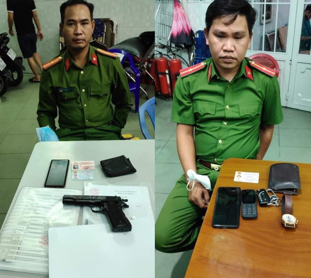 Khởi tố 2 kẻ giả công an tới nhà người phụ nữ đọc lệnh bắt, khám xét Khoi to 2 ke gia cong an toi nha nguoi phu nu doc lenh bat, kham xet