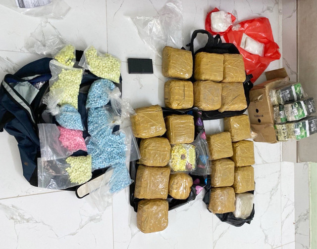 Bắt hàng chục đối tượng trong đường dây ma tuý cực lớn ở Sài Gòn Bat hang chuc doi tuong trong duong day ma tuy cuc lon o Sai Gon