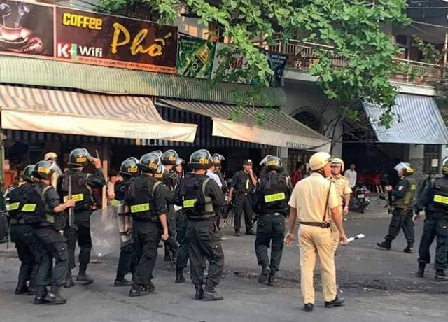 Giám đốc Công an Đồng Nai Vũ Hồng Văn đích thân dẫn con gái của giang hồ cộm cán tới gặp cha Giam doc Cong an Dong Nai Vu Hong Van dich than dan con gai cua giang ho com can toi gap cha