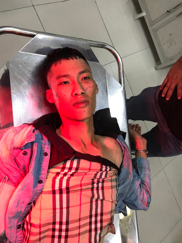 Kẻ trộm xe SH đâm 2 chú cháu bị thương ở Sài Gòn khai gì? Ke trom xe SH dam 2 chu chau bi thuong o Sai Gon khai gi?