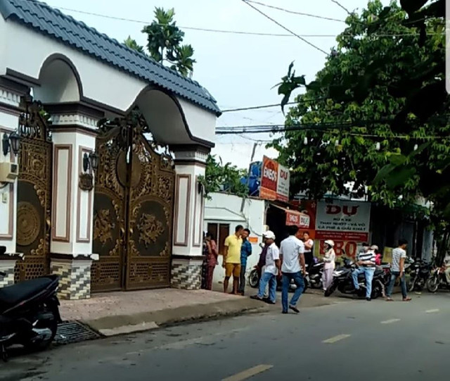 Người đàn ông bị đâm tử vong trong căn nhà 3 tầng ở Sài Gòn Nguoi dan ong bi dam tu vong trong can nha 3 tang o Sai Gon