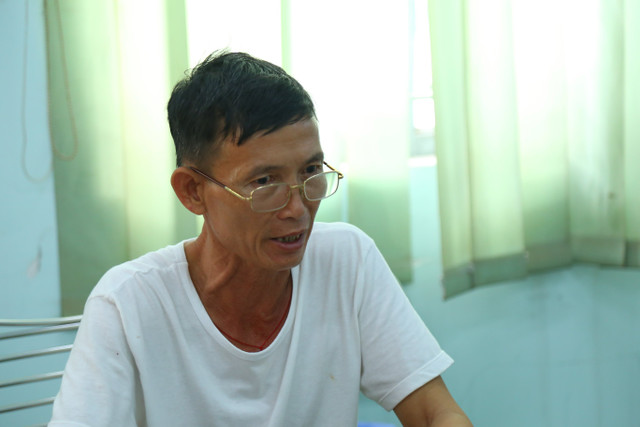 Bảo vệ đâm tử vong đồng nghiệp rồi bình thản trở về chốt làm việc Bao ve dam tu vong dong nghiep roi binh than tro ve chot lam viec