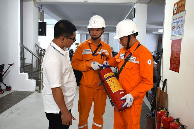 EVNHANOI tư vấn cách sử dụng điện an toàn EVNHANOI tu van cach su dung dien an toan