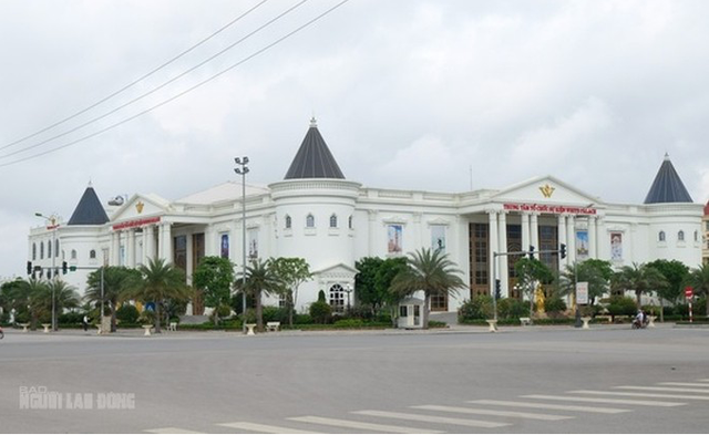 5 dự án tai tiếng giữa TP Thanh Hóa vẫn chưa tháo dỡ phần sai phạm - Hình 2 5 du an tai tieng giua TP Thanh Hoa van chua thao do phan sai pham-Hinh-2