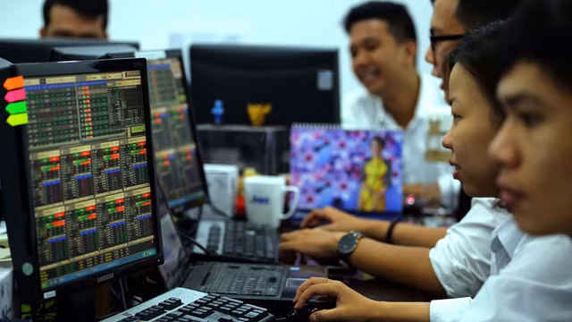 Chung khoan ngay 30/10: CTR, CTD va PVT duoc danh gia the nao?