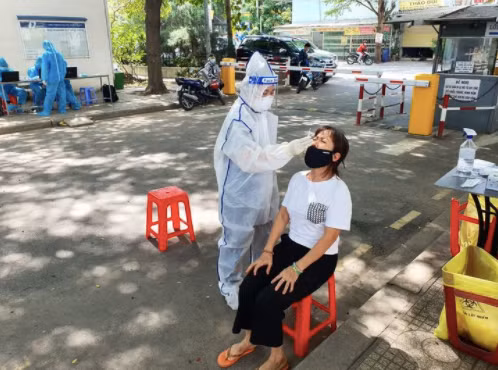 TP.HCM ghi nhan them 1.432 ca nhiem COVID-19 moi trong ngay 13/7