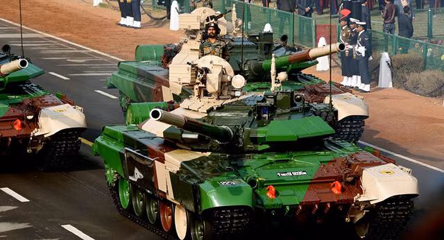 Viet Nam co tiep can duoc quyen tu san xuat xe tang T-90?-Hinh-5