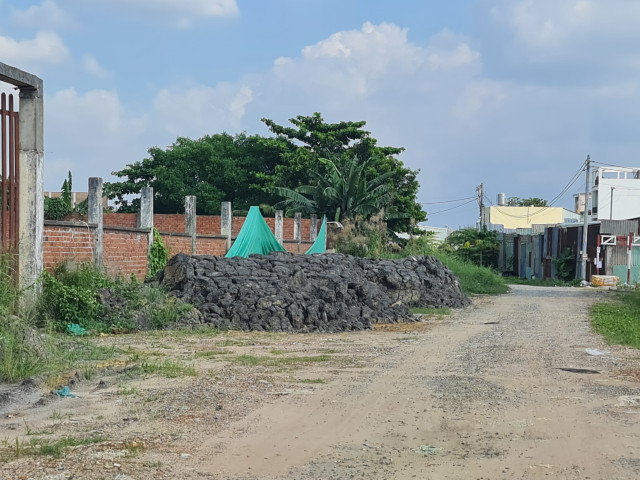 Quận 12 (TP HCM): Ngang nhiên ép cọc, xây kè lấn sông Sài Gòn? - Hình 9 Quan 12 (TP HCM): Ngang nhien ep coc, xay ke lan song Sai Gon?-Hinh-9