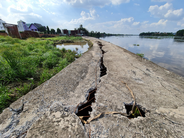 Quận 12 (TP HCM): Ngang nhiên ép cọc, xây kè lấn sông Sài Gòn? - Hình 8 Quan 12 (TP HCM): Ngang nhien ep coc, xay ke lan song Sai Gon?-Hinh-8