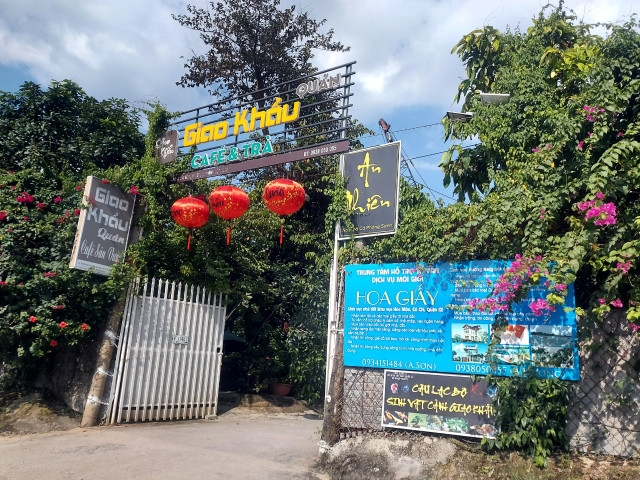 Phường Thạnh Lộc (Quận 12, TPHCM): Vụ chủ quán cà phê Giao Khẩu lấn chiếm sông, vì sao chưa bị xử lý? Phuong Thanh Loc (Quan 12, TPHCM): Vu chu quan ca phe Giao Khau lan chiem song, vi sao chua bi xu ly?