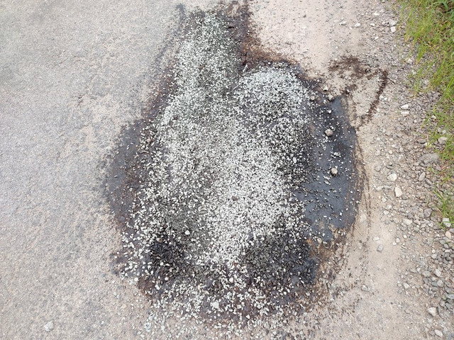 Tân Hiệp (Kiên Giang): 2 tuyến đường “vừa làm đã hỏng” là do trời mưa - Hình 3 Tan Hiep (Kien Giang): 2 tuyen duong “vua lam da hong” la do troi mua-Hinh-3