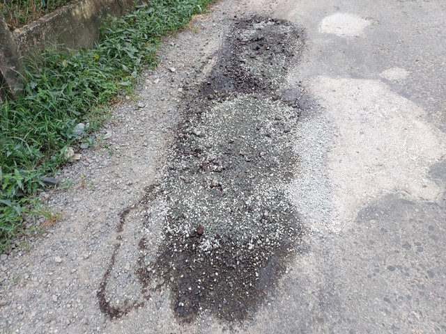 Tân Hiệp (Kiên Giang): 2 tuyến đường “vừa làm đã hỏng” là do trời mưa - Hình 4 Tan Hiep (Kien Giang): 2 tuyen duong “vua lam da hong” la do troi mua-Hinh-4