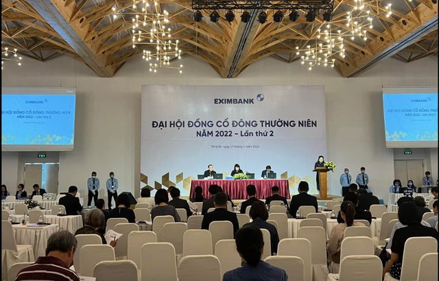 Co dong Eximbank van bac bao cao ban co phan Sacombank, Chu tich noi ve nhom loi ich chi phoi