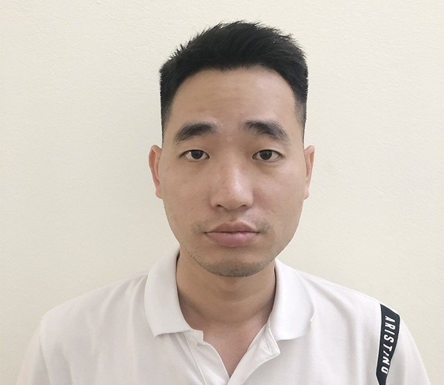 Hé lộ thủ đoạn lừa tiền khách hàng của nhân viên showroom ôtô He lo thu doan lua tien khach hang cua nhan vien showroom oto