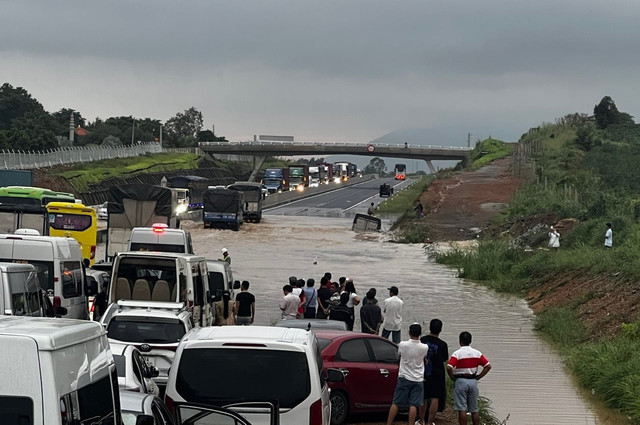 Những hiểm nguy rình rập trên tuyến cao tốc Dầu Giây - Phan Thiết Nhung hiem nguy rinh rap tren tuyen cao toc Dau Giay - Phan Thiet