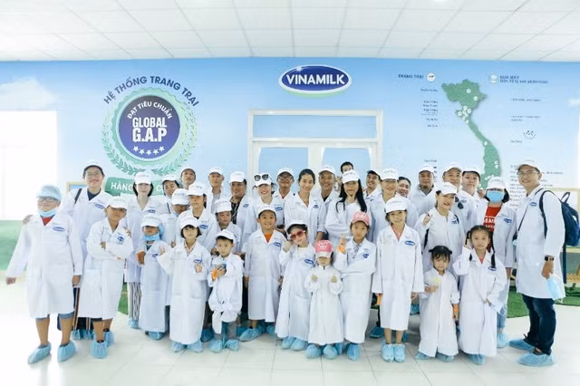 Vinamilk tổ chức cho con em nhân viên thăm Resort bò sữa - Hình 10 Vinamilk to chuc cho con em nhan vien tham Resort bo sua-Hinh-10