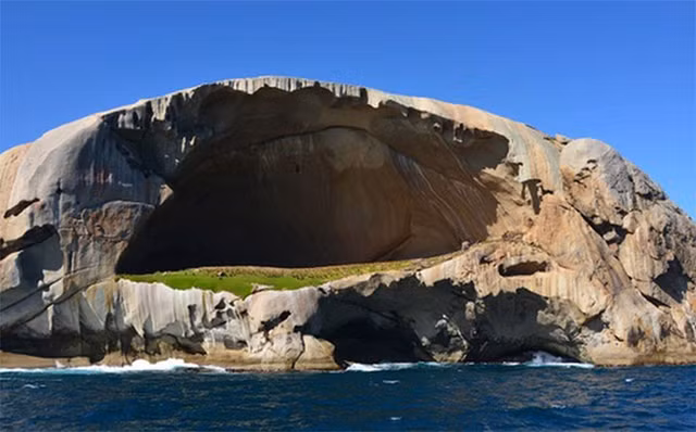 Hon dao “So nguoi” ma quai, khach khong the dat chan den