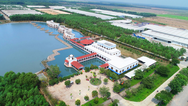 Khám phá trang trại sữa Vinamilk thông minh Kham pha trang trai sua Vinamilk thong minh