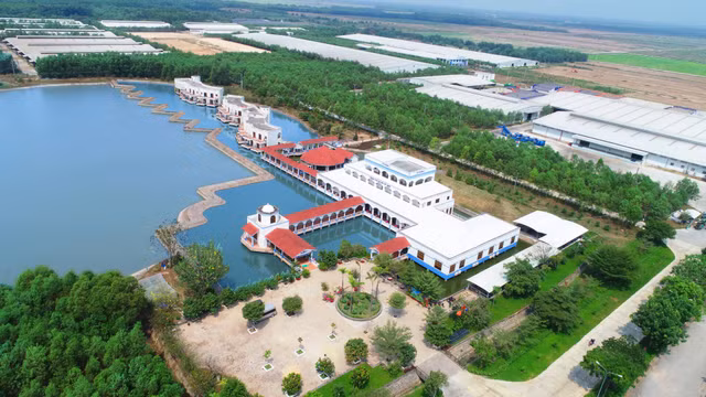 Kham pha trang trai sua Vinamilk thong minh