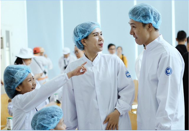 “Siêu” nhà máy sữa đón những vị khách học đường đầu tiên - Hình 5 “Sieu” nha may sua don nhung vi khach hoc duong dau tien-Hinh-5