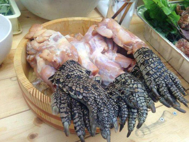 Món súp chân cá sấu Singapore, bạn có dám thử? Mon sup chan ca sau Singapore, ban co dam thu?