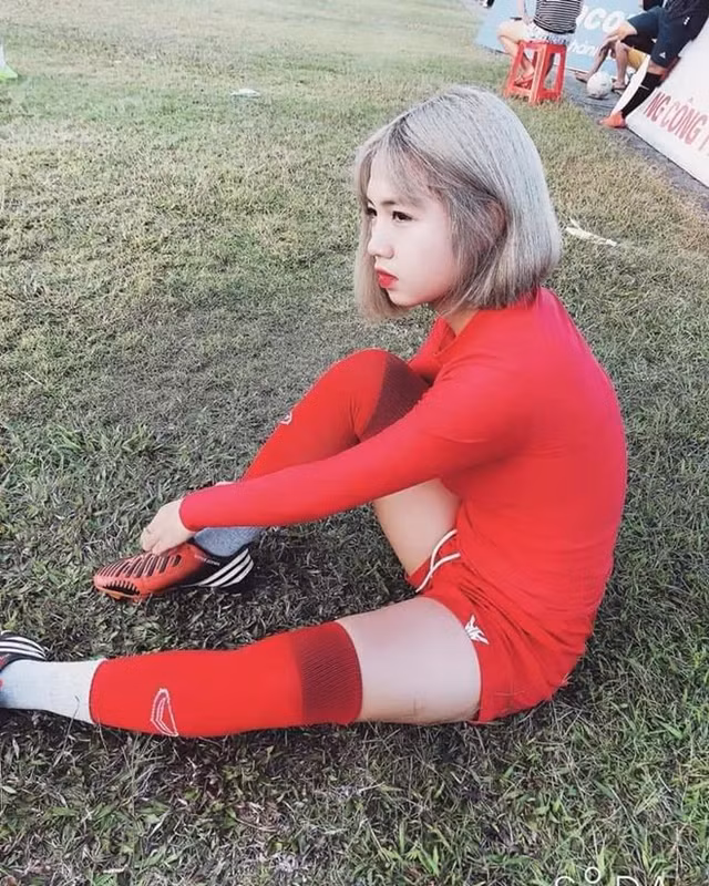 Nhung cau thu bong da nu Viet Nam nhan sac khong thua kem hotgirl-Hinh-7