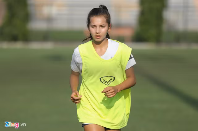 Nhung cau thu bong da nu Viet Nam nhan sac khong thua kem hotgirl-Hinh-6